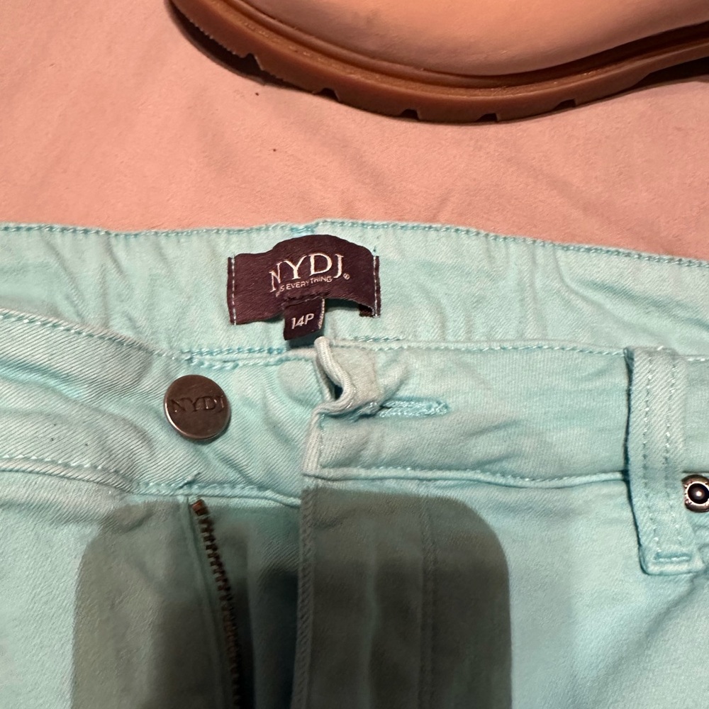 Women worn once capris
